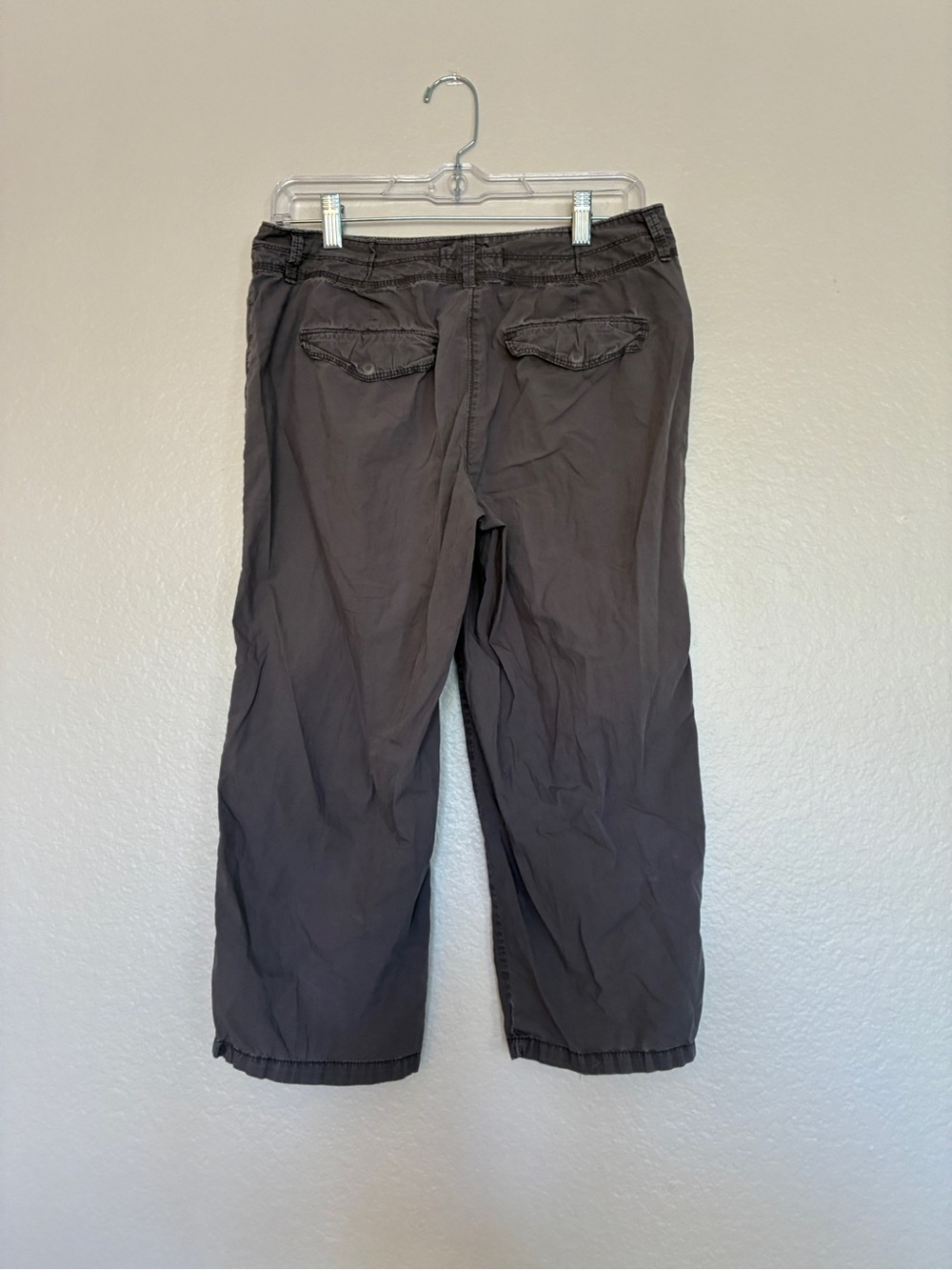 VTG Y2K LOFT Low-Rise Charcoal Cropped Denim Cargo Capris 2000s Distressed Comfy - Picture 3 of 6